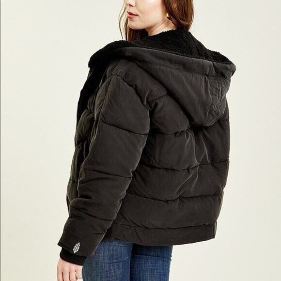 Free People Jackets & Blazers - FP Movement Free People Womens Chill Factor Puffer Coat Size Medium in Black